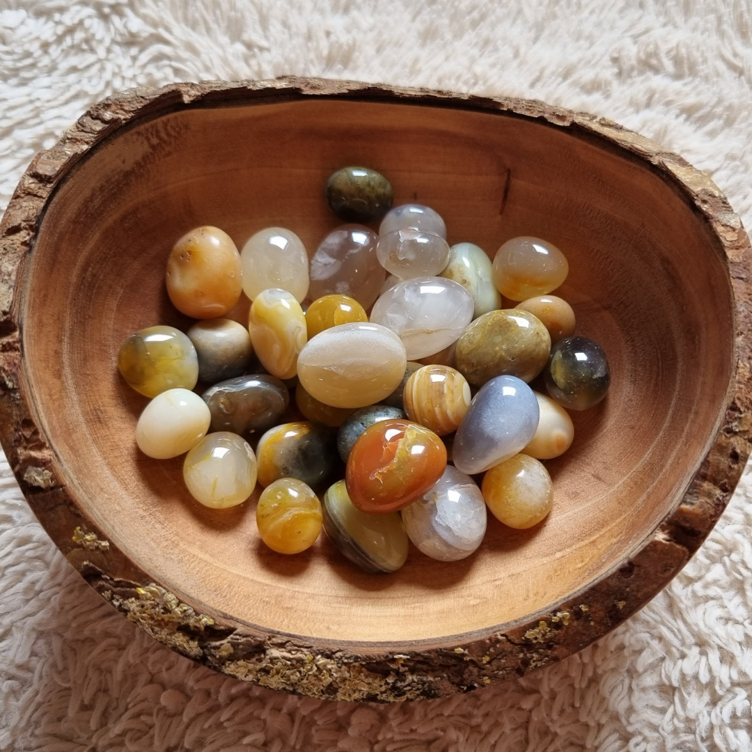 gele agaat trommelsteen te koop bij tourmaluna