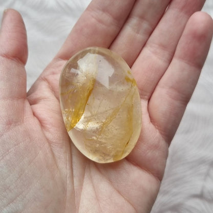 Golden healer handsteen