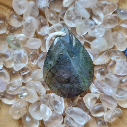 Labradoriet amulet 4