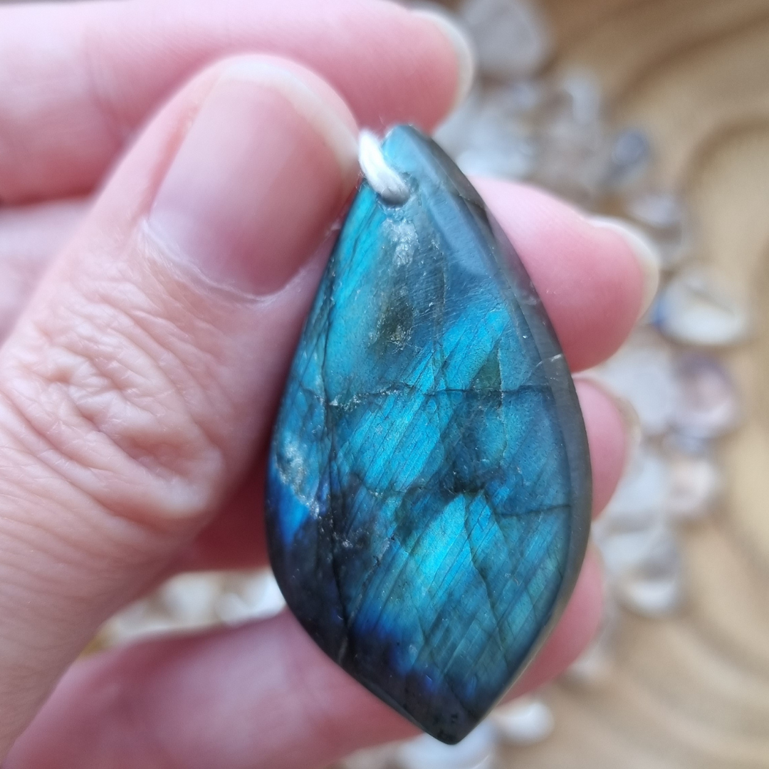 Labradoriet amulet 3