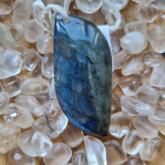 Labradoriet amulet 5