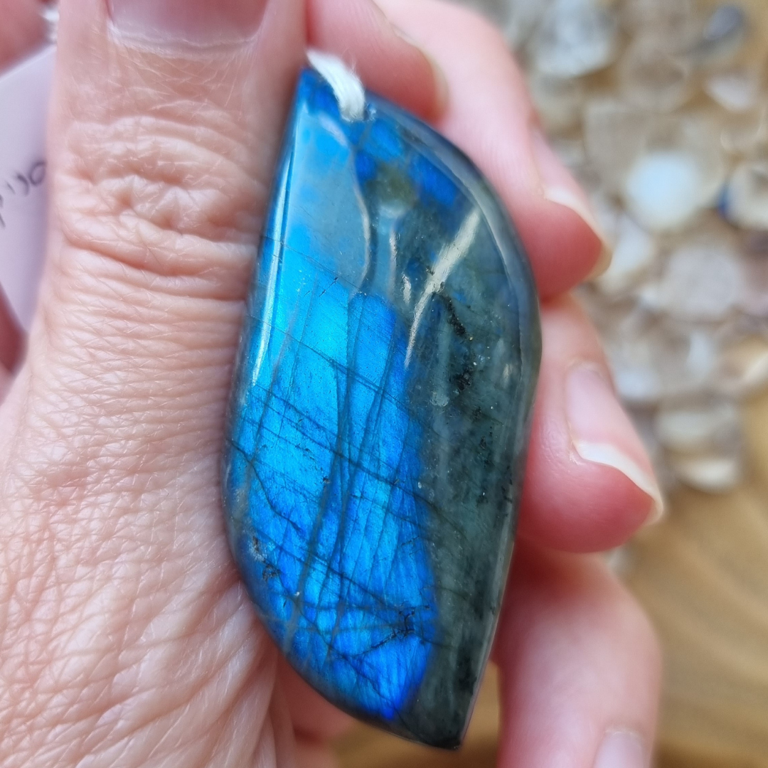 Labradoriet amulet 5