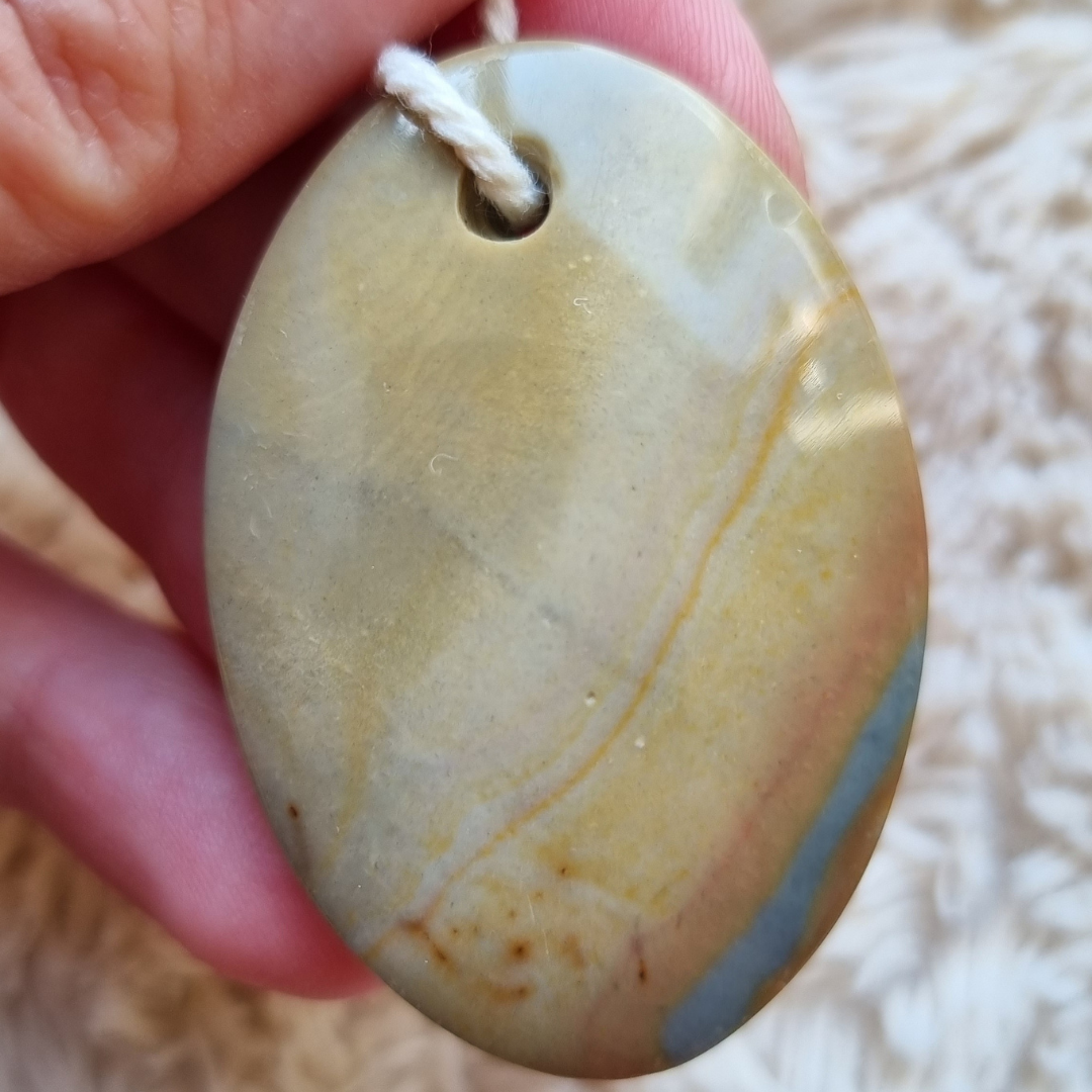 Polychroom jaspis amulet 5