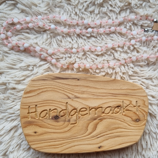 Fijne ketting rozenkwarts en maansteen
